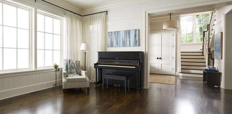 YAMAHA U1 UPRIGHT PIANO - POLISHED EBONY