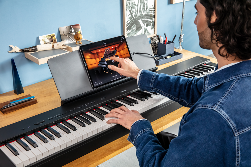 YAMAHA P-225B – PORTABLE DIGITAL PIANO BLACK