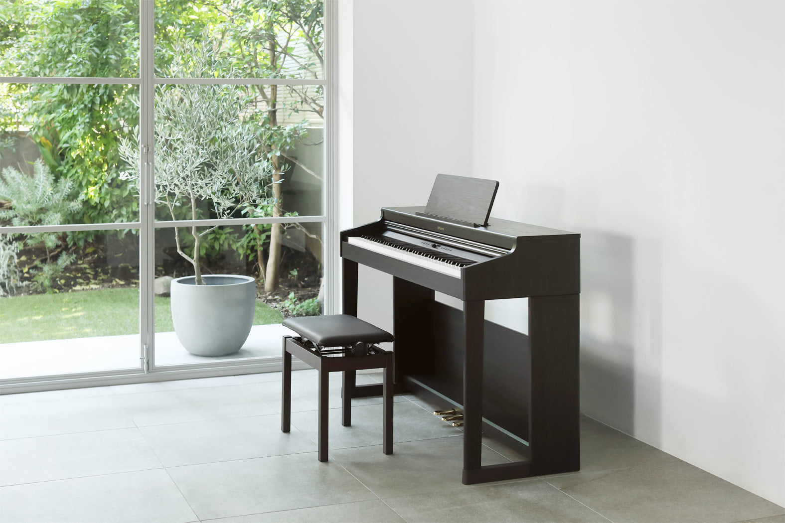 ROLAND RP701DR Digital Piano with bench